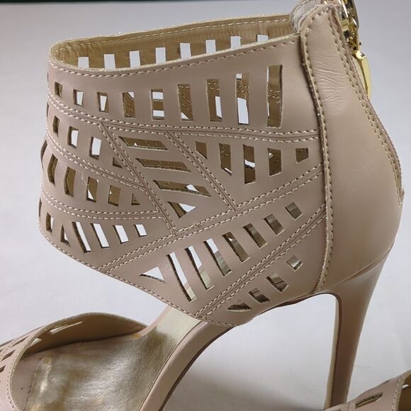 For Kitty Rescue! Guess Laser Cut Stilettos - Picture 8 of 16